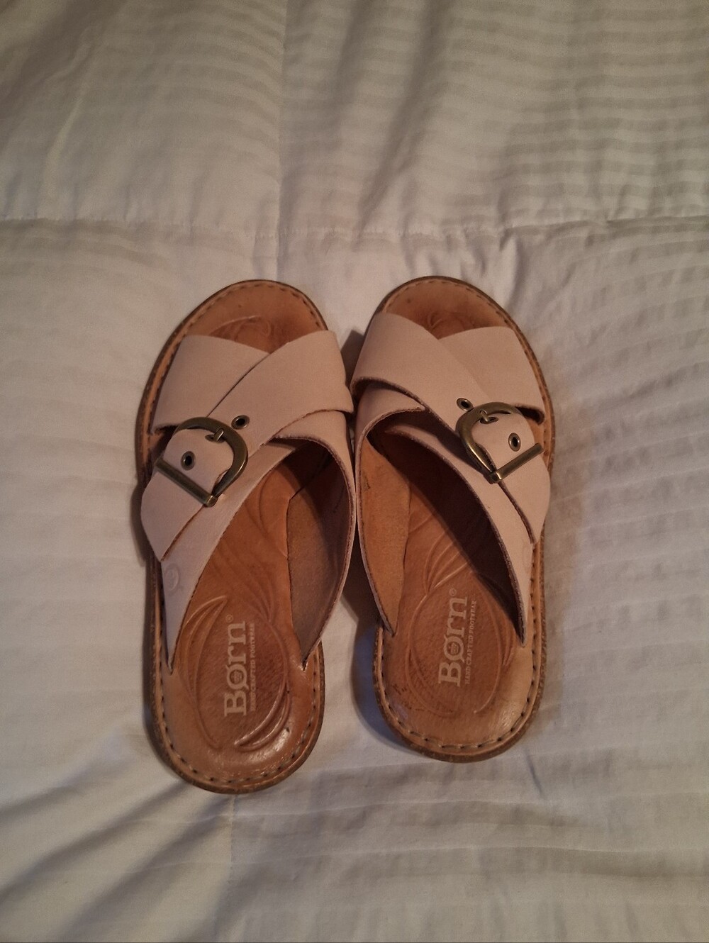 Born Women's Light Beige Cross-Strap Slide Sandals with Buckle